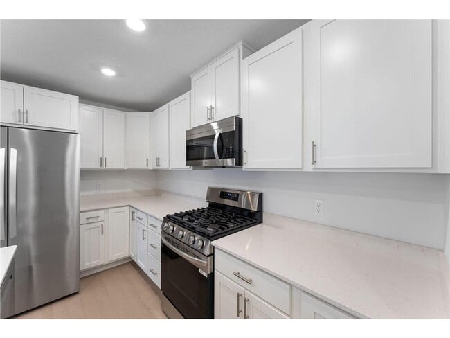 Building Photo - Brand New, New Construction! 3 Bed/2.5 Bat...