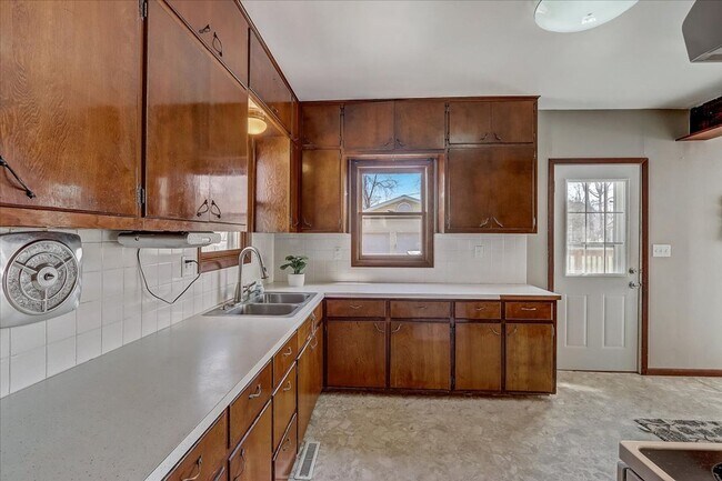 Building Photo - 4Bed/2Bath - Home For Rent in Fort Atkinson