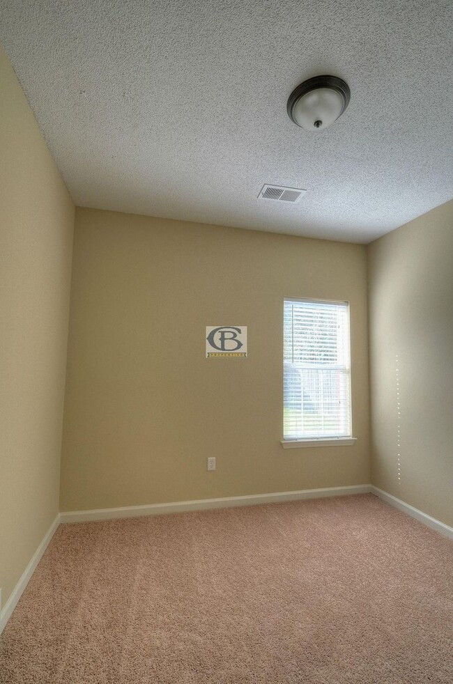 Building Photo - 1481 Estacada Way
