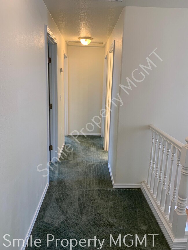 Building Photo - 4614 SE 86th Ct