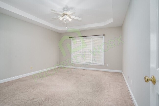Building Photo - Executive Style Rental in Red Oak