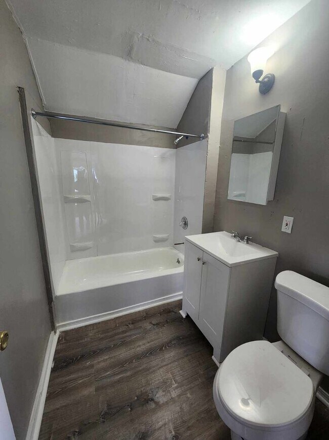 Building Photo - 326 Scio St