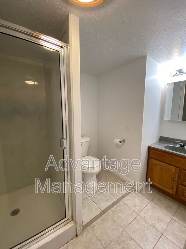 Building Photo - 1235 S 1950 W