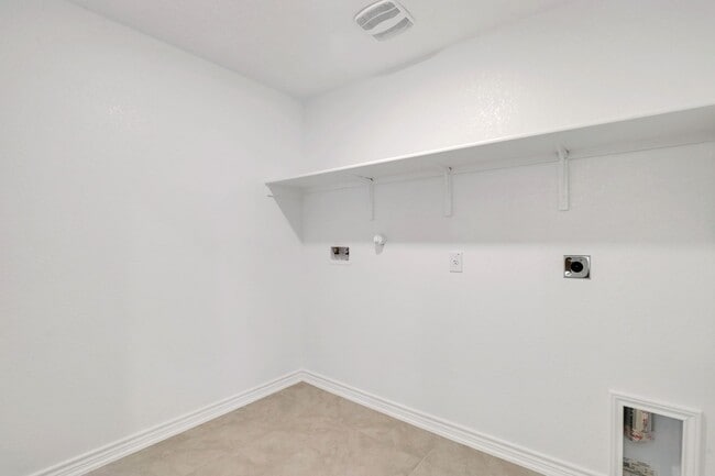 Building Photo - 614 Eucharis