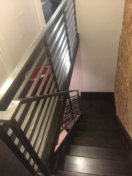 Building Photo - 2340 E Boston St