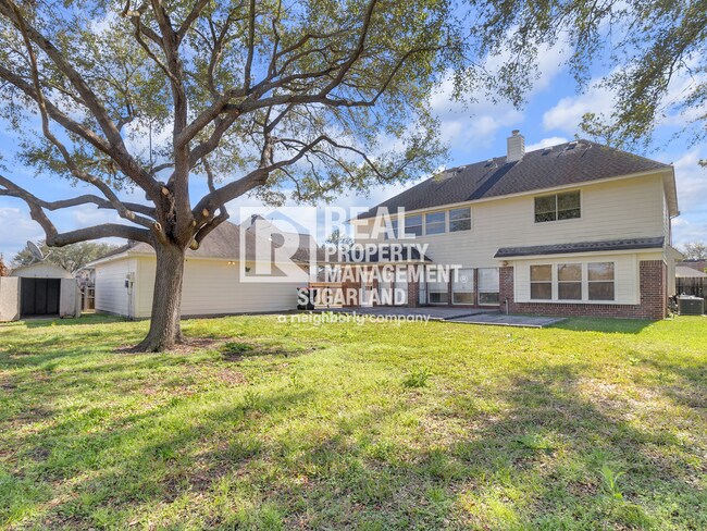 Building Photo - Executive Living in the Heart of Sugar Land