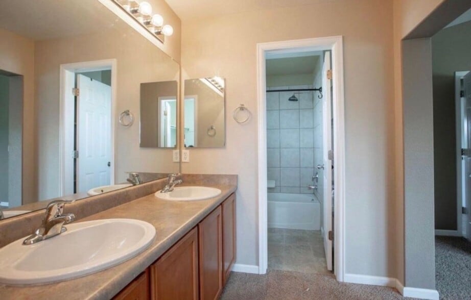 Building Photo - 6281 Sea Gull Cir