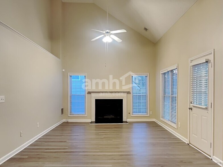 Building Photo - 670 Old Johnson Rd