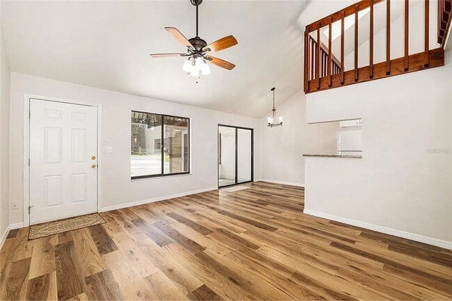 Building Photo - 4724 SW 67th Terrace