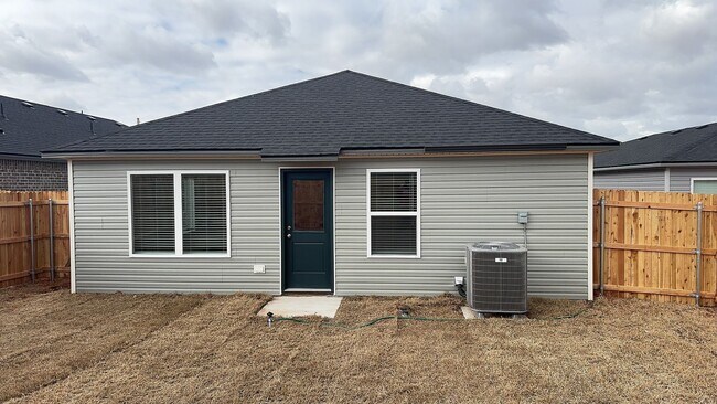 Building Photo - Brand New 4 Bedroom 2 Bath Home in Mustang Schools