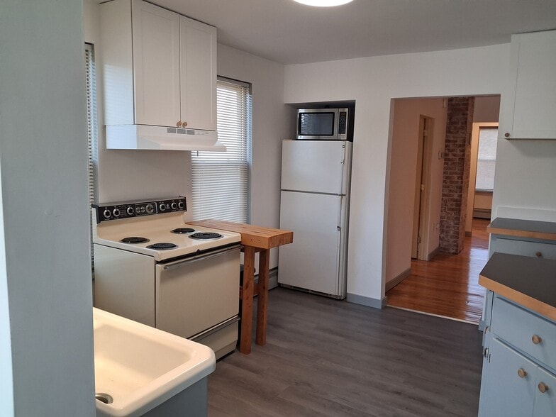 Primary Photo - 10 Grand St