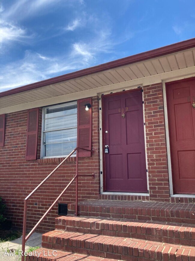Primary Photo - 2 br, 1 bath House - 609 Elaine Street