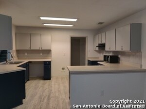 Building Photo - 9870 Sunset Pl