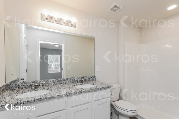 Building Photo - 832 Whispering Creek Ave