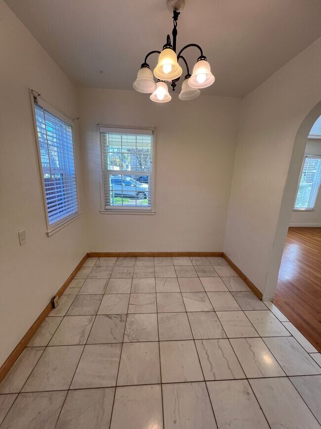 Building Photo - 2016 17 Street - Modern Midtown Gem | 2BR/...