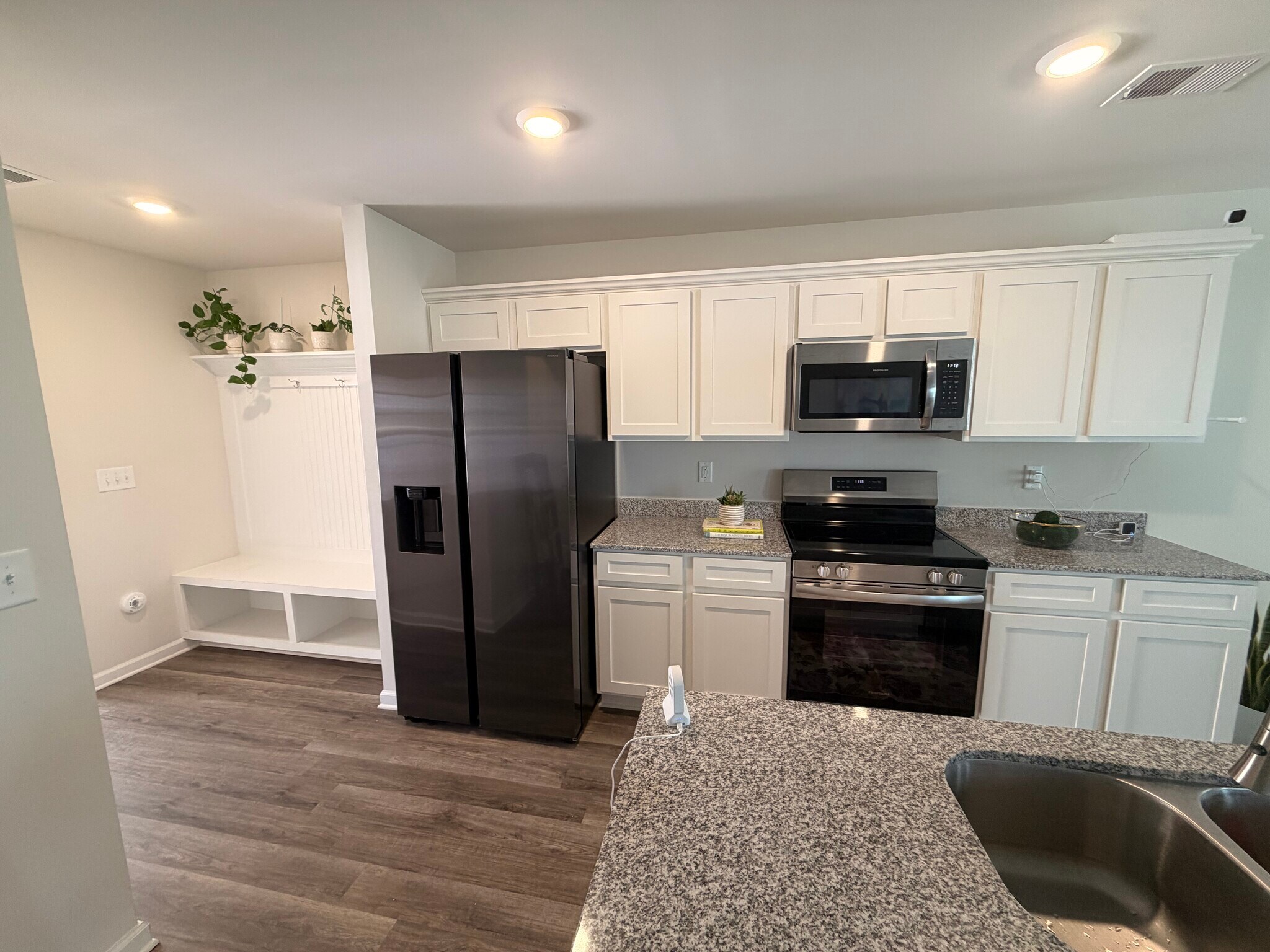 Building Photo - 706 Common Widgeon Way