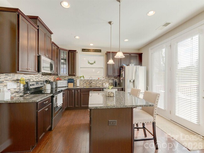 Building Photo - 7121 Toxaway Ln