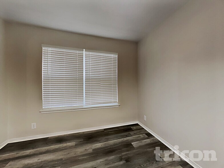 Building Photo - 7034 Daybreak Peaks