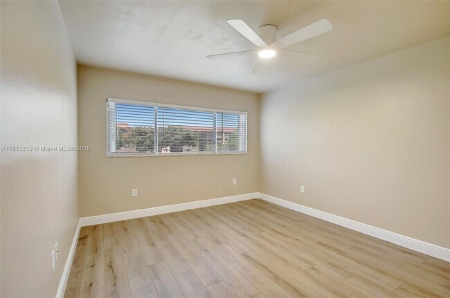 Building Photo - 12651 SW 16th Ct