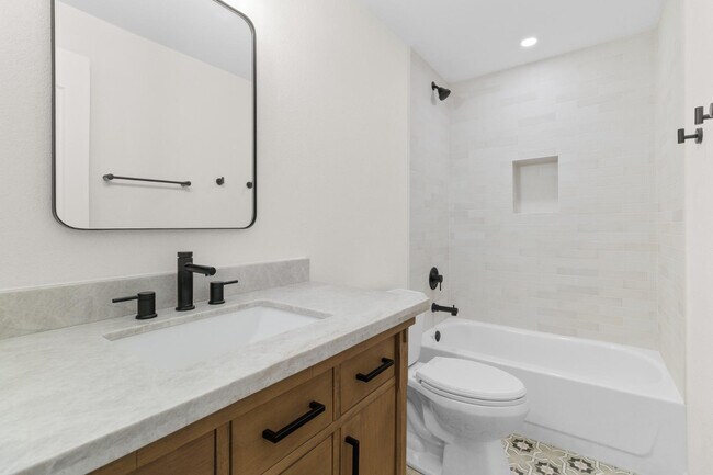 Building Photo - 6508 N 85th Pl