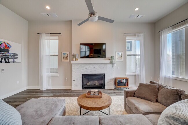 Building Photo - 6205 Seville Dr