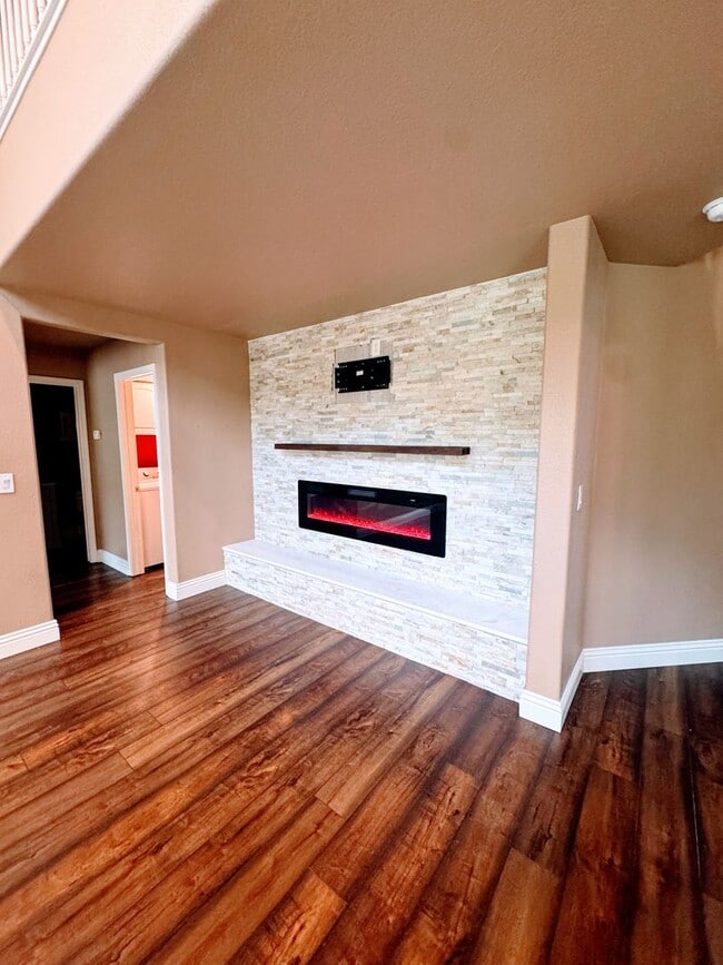 Building Photo - 477 Fisher Cir