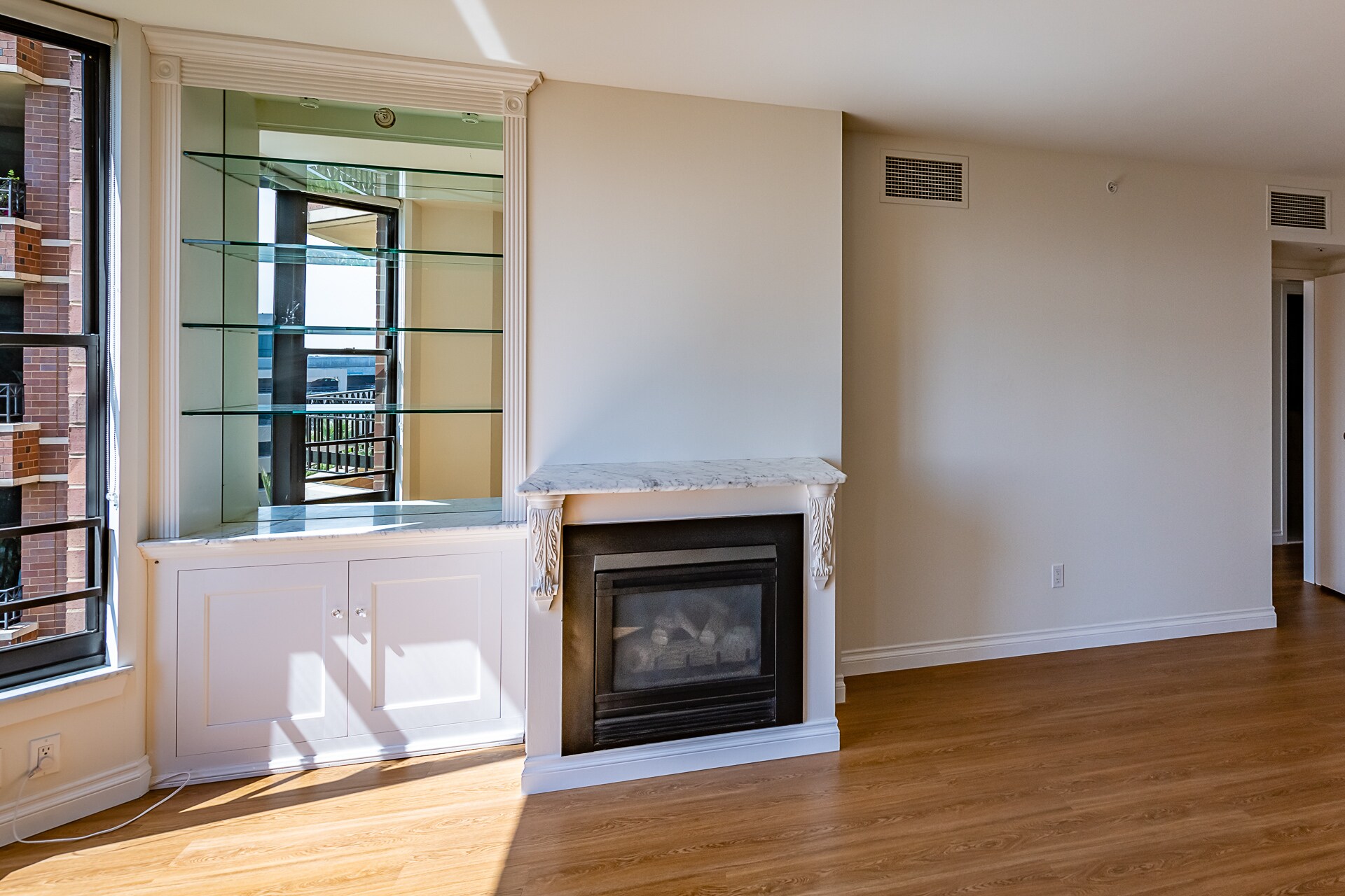 Building Photo - 500 W Harbor Dr