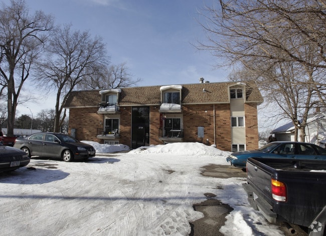 Building Photo - 2734 S 10th St