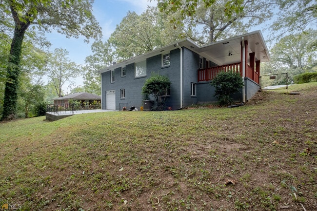 Building Photo - 2926 Gresham Rd S E