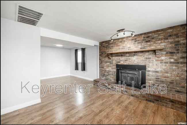 Building Photo - 2373 Jack Cir