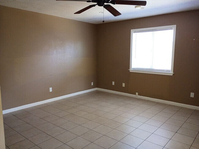 Building Photo - 1432 Jackellen Ln