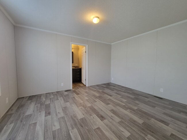 Building Photo - 15864 Marentette Dr