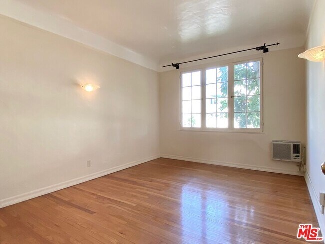 Building Photo - 1345 Hayworth Ave