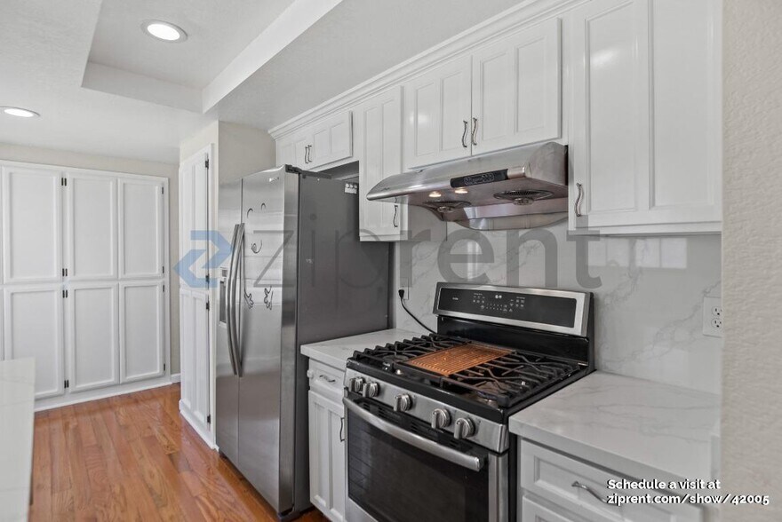 Building Photo - 871 Praderia Cir