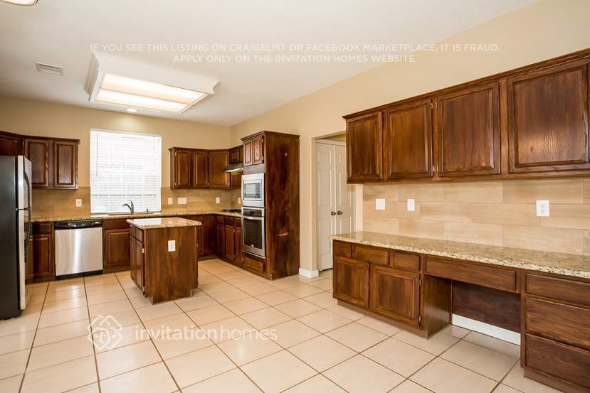 Building Photo - 2119 Autumn Cove Dr