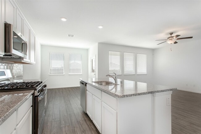 Building Photo - 2157 Clarion Dr