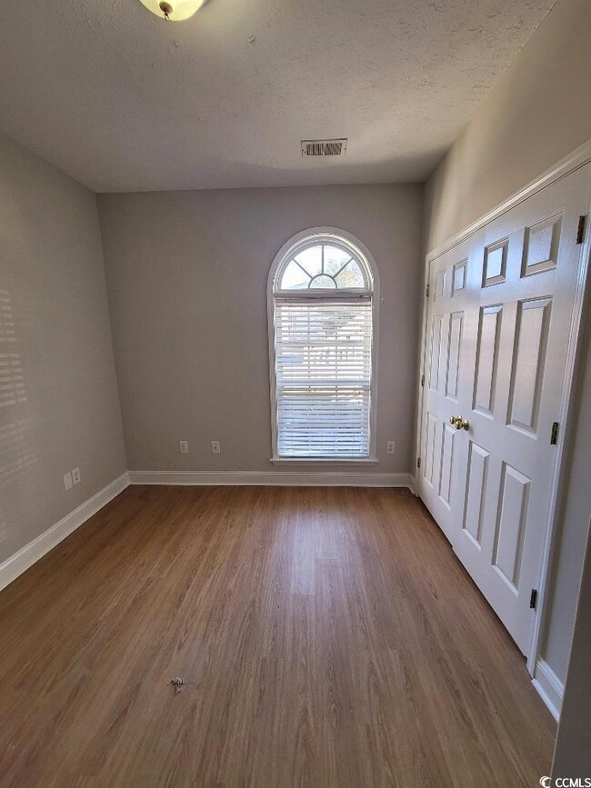 Building Photo - 112 Westhaven Dr