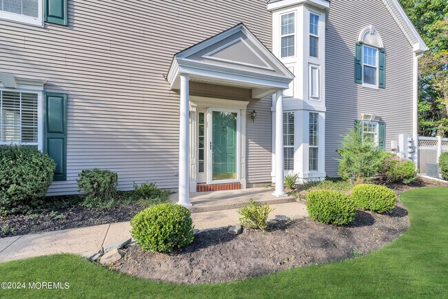 Building Photo - 2 Charles Ct