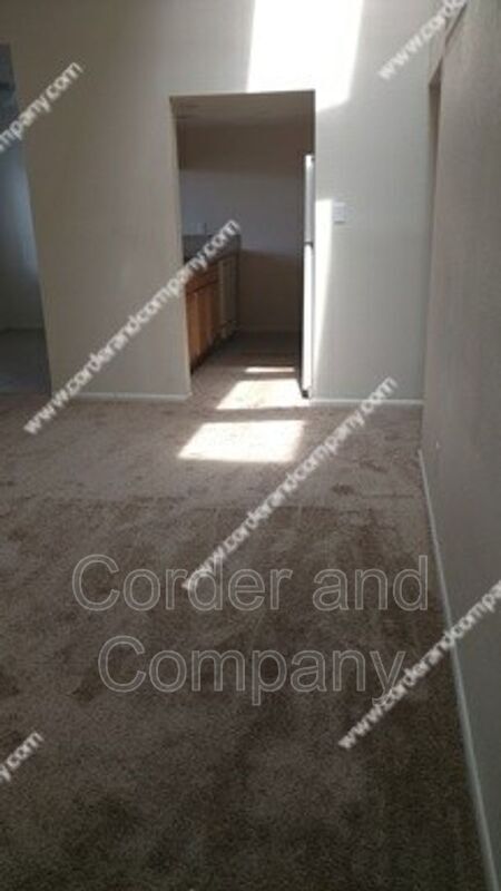 Building Photo - 13226 Candelaria Rd NE