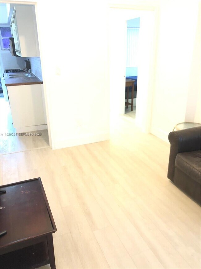 Building Photo - 8340 Crespi Blvd