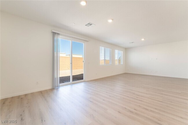 Building Photo - 1027 Gentle Swan