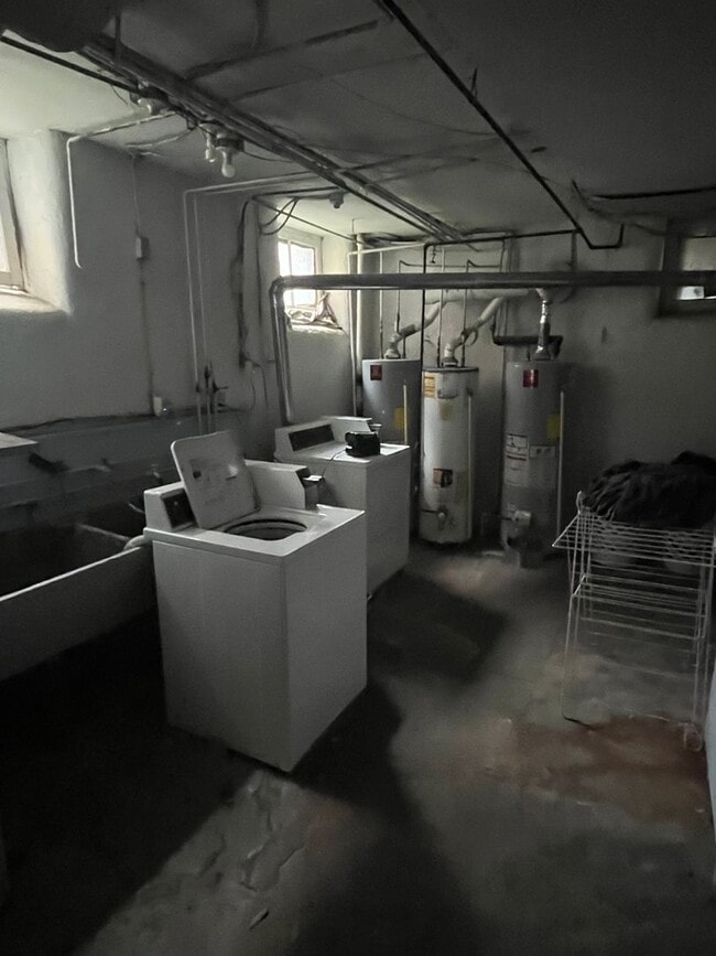 Building Photo - 3521 Clifton Ave