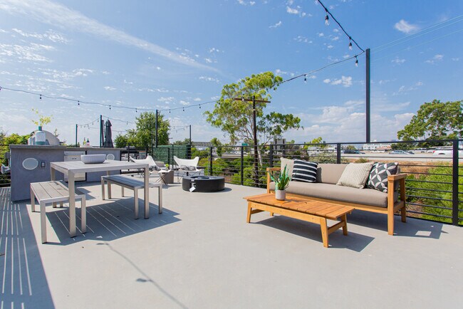 Building Photo - Federal Pearl Villas