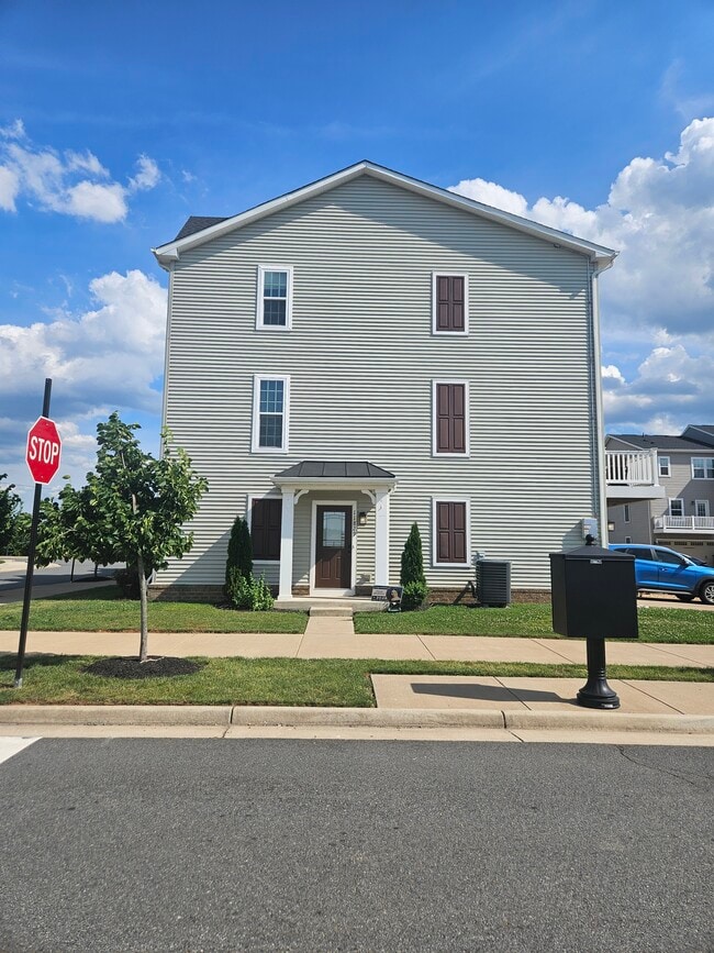 Building Photo - 11829 Hall St