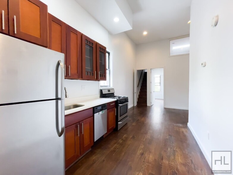 Building Photo - FRANKLIN AVENUE / Spacious Crown Heights S...