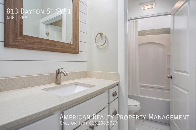 Building Photo - 813 Dayton St SW