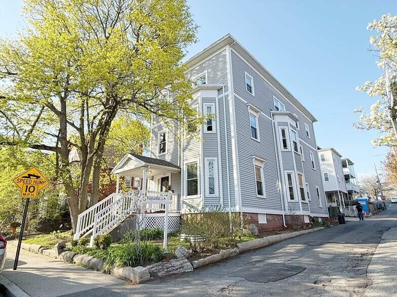 Primary Photo - 163 Morrison Ave