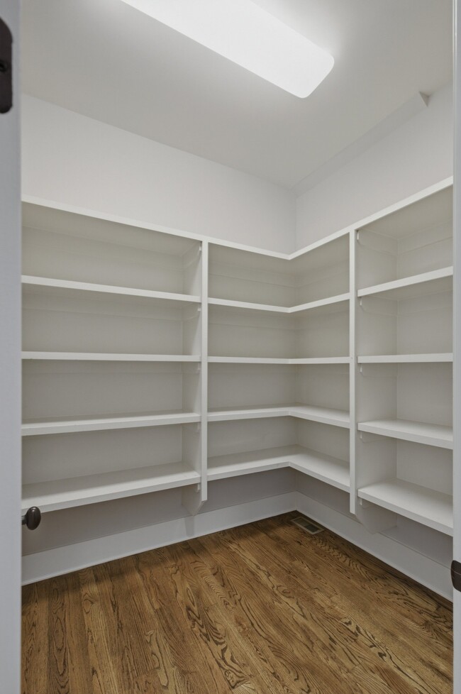 Building Photo - 3452 Stagecoach Dr