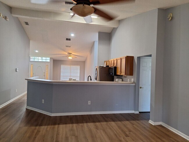 Building Photo - Single Family home in St. Johns