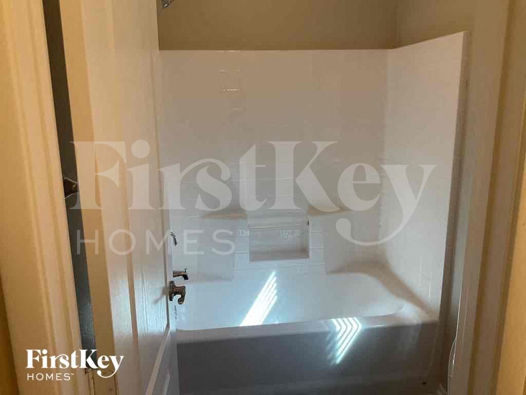 Building Photo - 5134 Tunnel Falls Dr